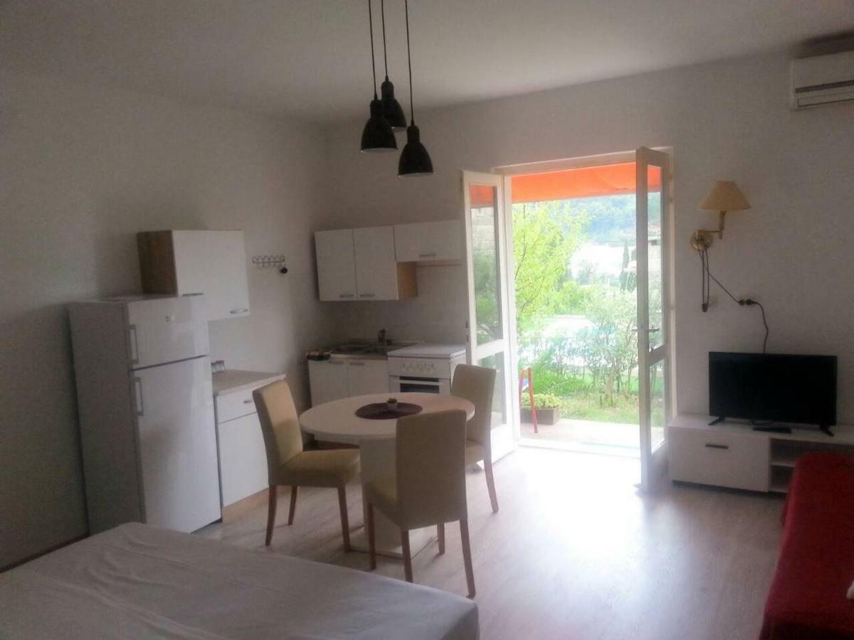Family House Lise Apartment Mlini Ngoại thất bức ảnh